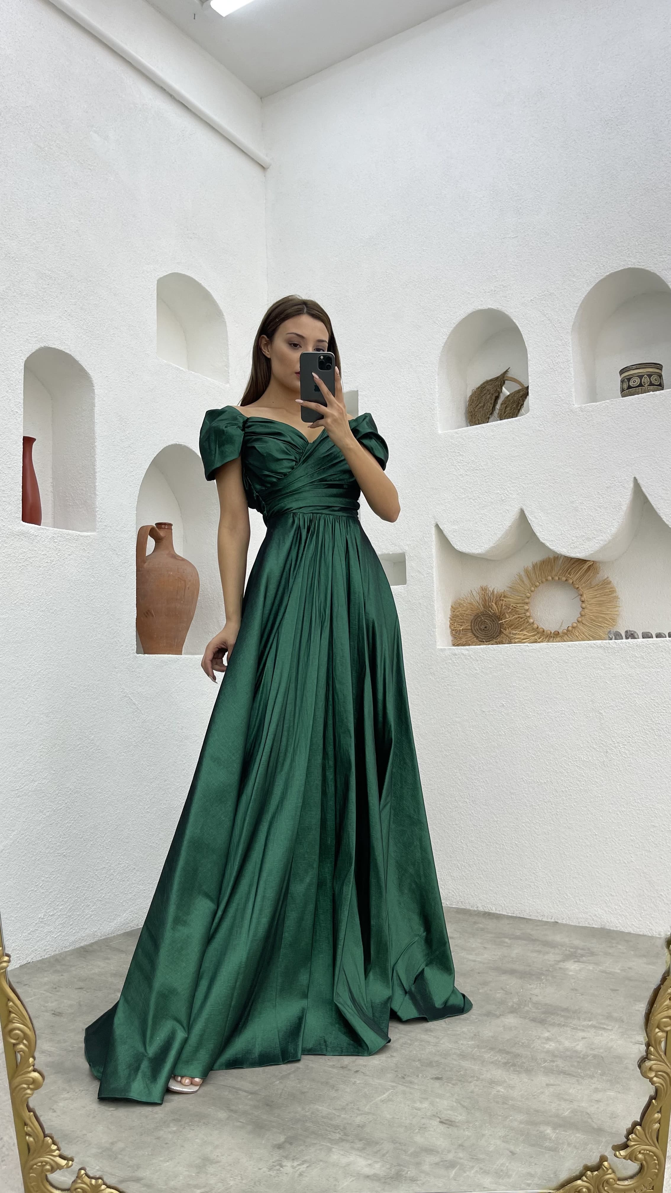 Green balloon sleeve clearance dress