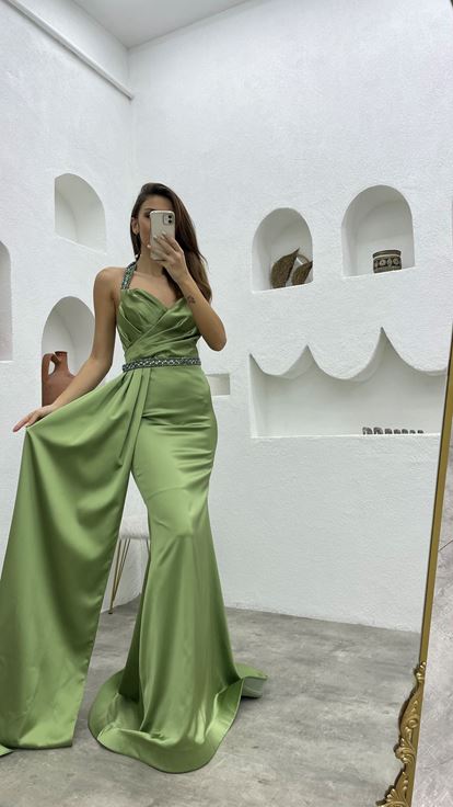 Mint Yeşili İşleme Askı Motifli Drape Saten Abiye Elbise