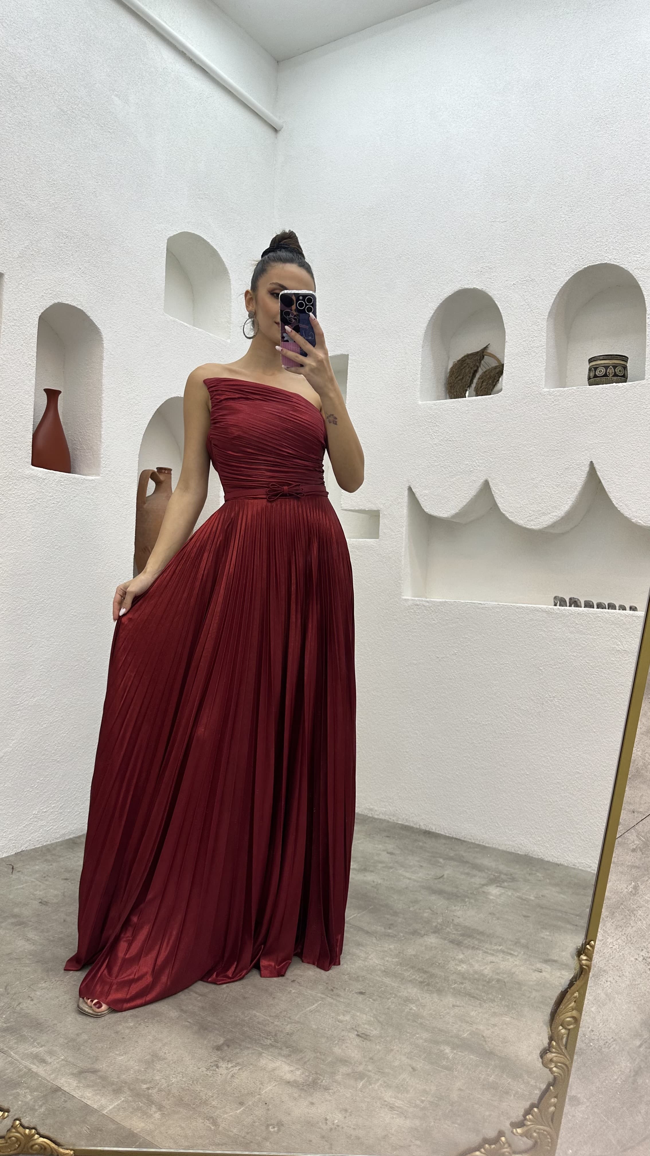 Bloody red best sale bridesmaid gown