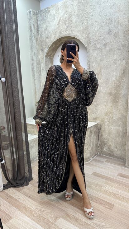 Siyah Balon Kol Bel Detay Özel İşlemeli Tasarım Abiye Elbise