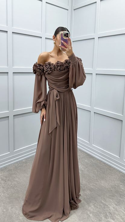 Kahverengi Balon Kol Göğsü Çiçekli Tasarım Elbise