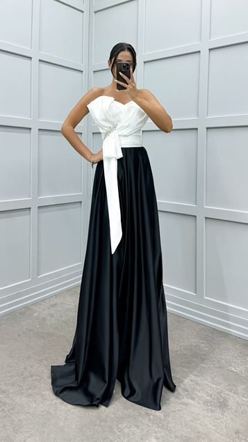 Beyaz Straplez Bel Detay Taşlı Tasarım Elbise