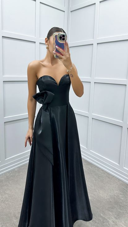 Siyah Straplez Beli Fiyonk Tasarım Elbise