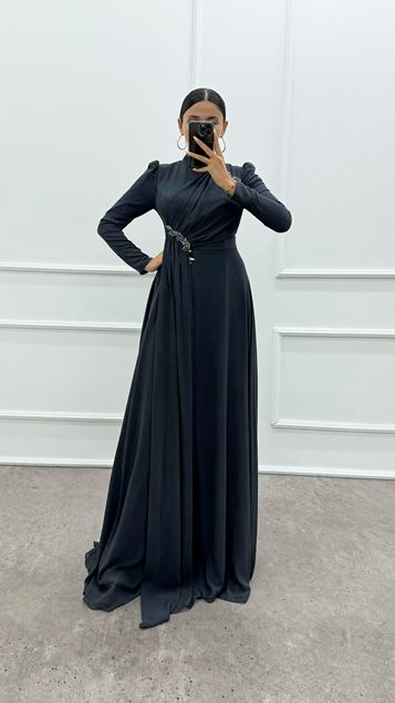 Siyah Omuzu Ve Beli İşlemeli Tasarım Elbise