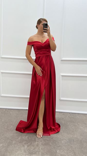 Kırmızı Kayık Yaka Omuz Detay Büyük Beden Tasarım Saten Abiye Elbise