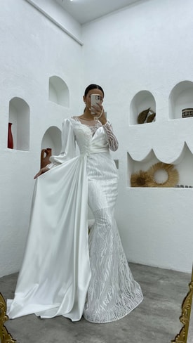 Beyaz İşlemeli Drapeli Abiye Elbise