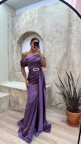 Lila İp Askılı Fiyonk Yaka Drapeli Saten Abiye Elbise
