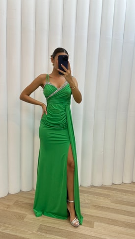 Yeşil Omuz Detay İşlemeli Drapeli Abiye Elbise