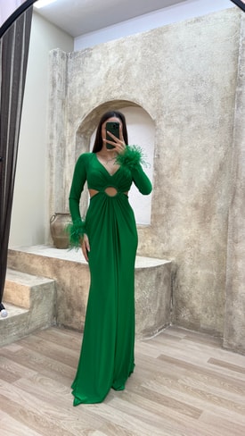 Yeşil Bel Detay Kolları Tüylü Tasarım Saten Abiye Elbise
