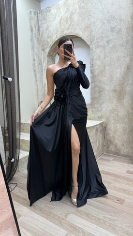 Siyah Tek Kol Bel Detay Tasarım Saten Abiye Elbise