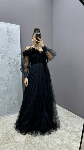 Siyah Göğsü Tüy Detay Tasarım Tül Abiye Elbise