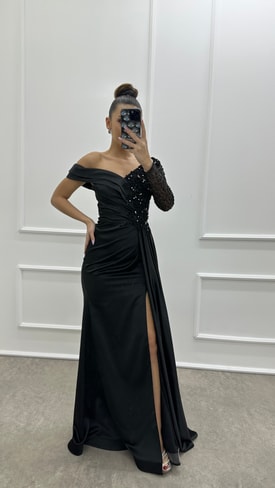 Siyah Tek Kol Asimetrik Detay İşlemeli Tasarım Saten Abiye Elbise
