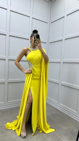 Sarı Boyun Detay İşlemeli Tasarım Saten Abiye Elbise