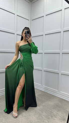 Zümrüt Yeşili Tek Kol Bel Detay Taş İşlemeli Tasarım Elbise