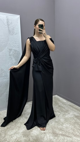 Siyah Tek Omuz Pelerinli Bel Detay Büyük Beden Abiye Elbise