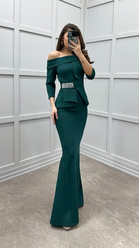 Zümrüt Yeşili Kayık Yaka Bel Detay İşlemeli Tasarım Abiye Elbise