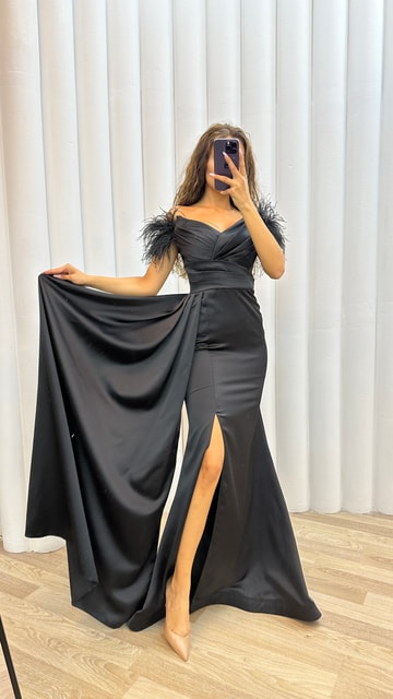 Siyah Omuzları Tül Detay Drapeli Saten Abiye Elbise