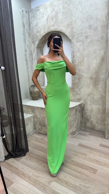 Yeşil Kayık Yaka Transparan Detay Elbise