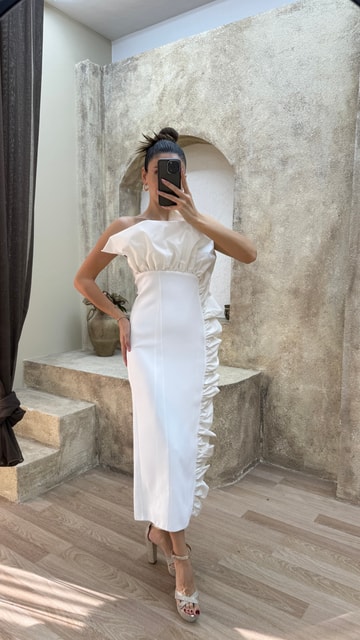 Beyaz Straplez Fırfır Detay Tasarım Elbise
