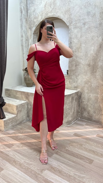 Kırmızı Göğüs Detay Drapeli Tasarım Büyük Beden Elbise