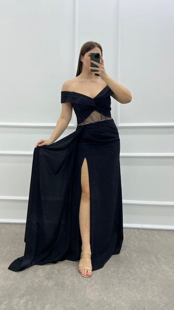 Siyah Göğsü Çapraz Transparan Detay Tasarım Büyük Beden Abiye Elbise