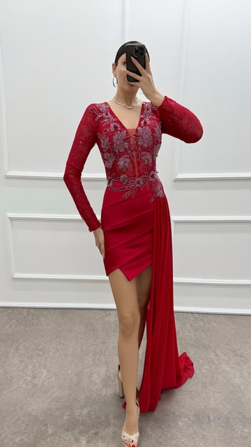 Kırmızı Göğsü Tül Volanlı Tasarım Elbise