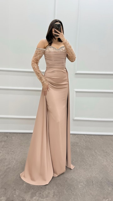 Bej Straplez Göğsü Pliseli Taşlı Tasarım Elbise