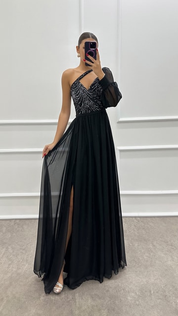 Siyah Tek Omuz Göğüsü İşlemeli Tasarım Elbise