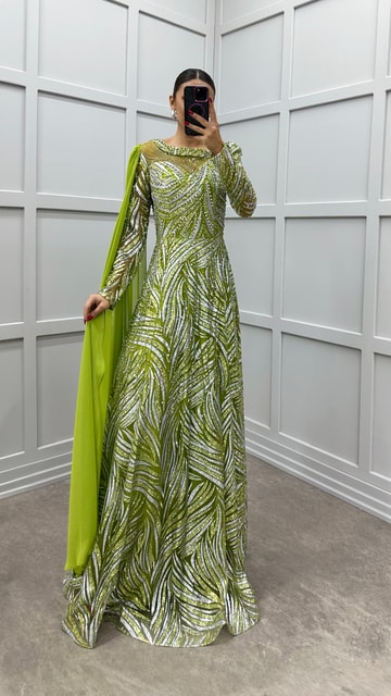 Yeşil Boyun Detay Pelerinli Tasarım Abiye Elbise