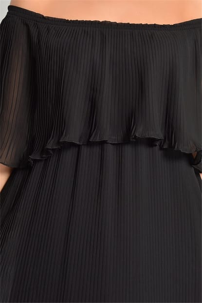 Siyah Piliseli Kayik Yaka Şifon Elbise