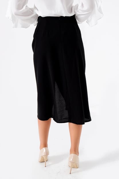 Knotted Black Skirt pareo