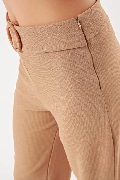 Detail Belt Sweater Beige Pants