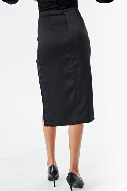 Black Detail Design Slit Skirts