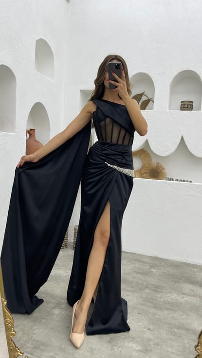 Siyah İşlemeli Transparan Detay Saten Abiye Elbise