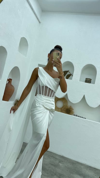 Beyaz İşlemeli Transparan Detay Saten Abiye Elbise