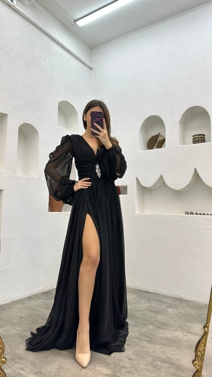 Siyah Beli İşlemeli Drapeli Şifon Abiye Elbise