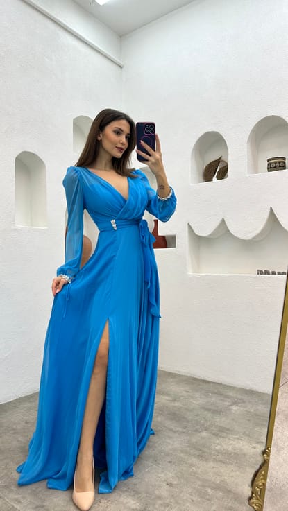 Mavi Beli Broş Detay Şifon Abiye Elbise