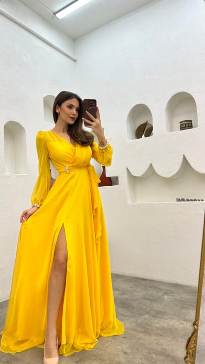 Sarı Beli Broş Detay Şifon Abiye Elbise