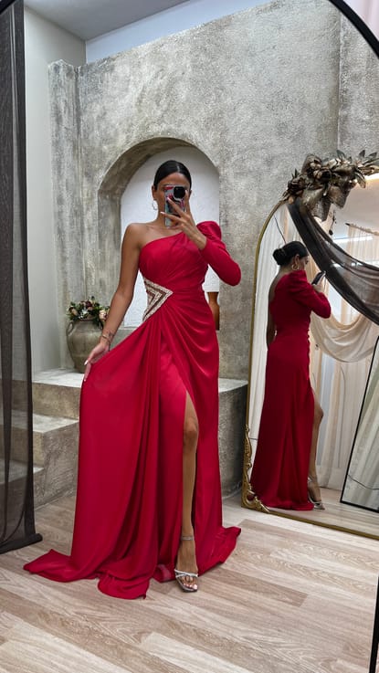 Kırmızı Tek Omuz Bel Detay Saten Abiye Elbise