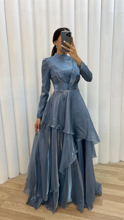 Mavi Broş Detay Volanlı Tasarım Abiye Elbise