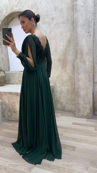Zümrüt Yeşili İşleme Detay Tasarım Şifon Abiye Elbise