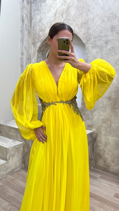 Sarı Balon Kol Bel Detay İşlemeli Tasarım Şifon Büyük Beden Abiye Elbise
