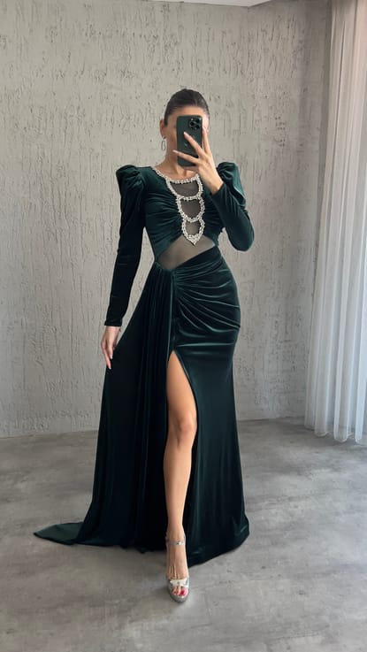 Zümrüt Yeşili Göğsü Taş İşlemeli Bel Detay Tasarım Kadife Abiye Elbise