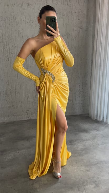 Sarı Bel Detay Taş işlemeli Tasarım Saten Abiye Elbise