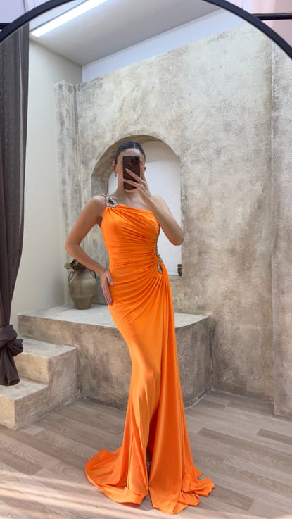 Turuncu Tek Omuz Bel Detay Taş işlemeli Drapeli Tasarım Abiye Elbise