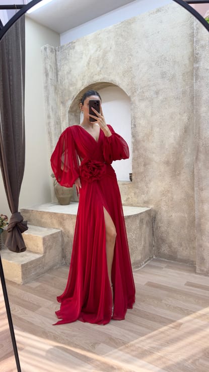 Kırmızı Sırt Detay Beli Gül Tasarım Şifon Abiye Elbise