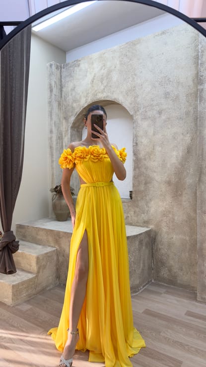 Sarı Straplez Göğsü Gül Bel Detay Tasarım Abiye Elbise