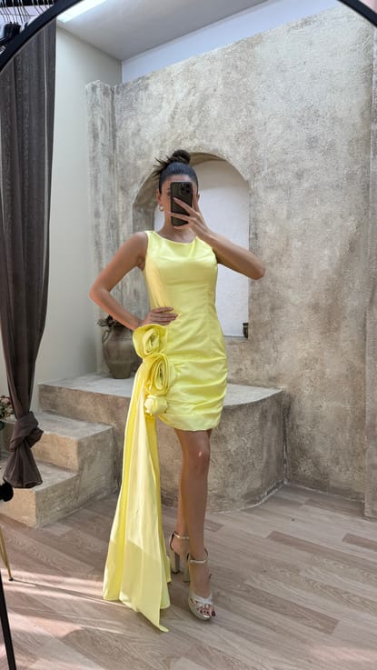 Sarı Bel Detay Tasarım Mini Elbise