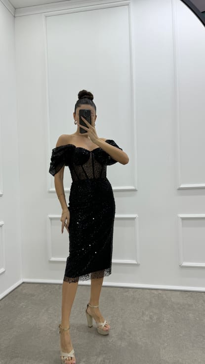 Siyah Transparan Detay Tasarım Pul Payet Elbise