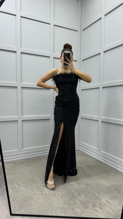 Siyah Straplez Göğsü Tüy Detay Tasarım Payet Abiye Elbise